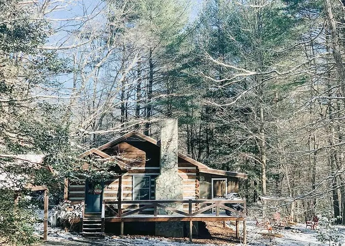 Hot Tub, Porch Swing Bed, Fire Pit, Aska Adventure