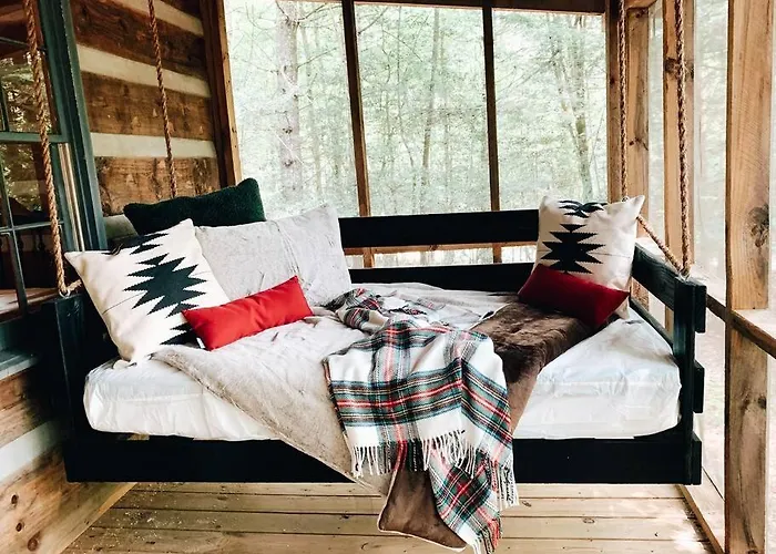 Hot Tub, Porch Swing Bed, Fire Pit, Aska Adventure