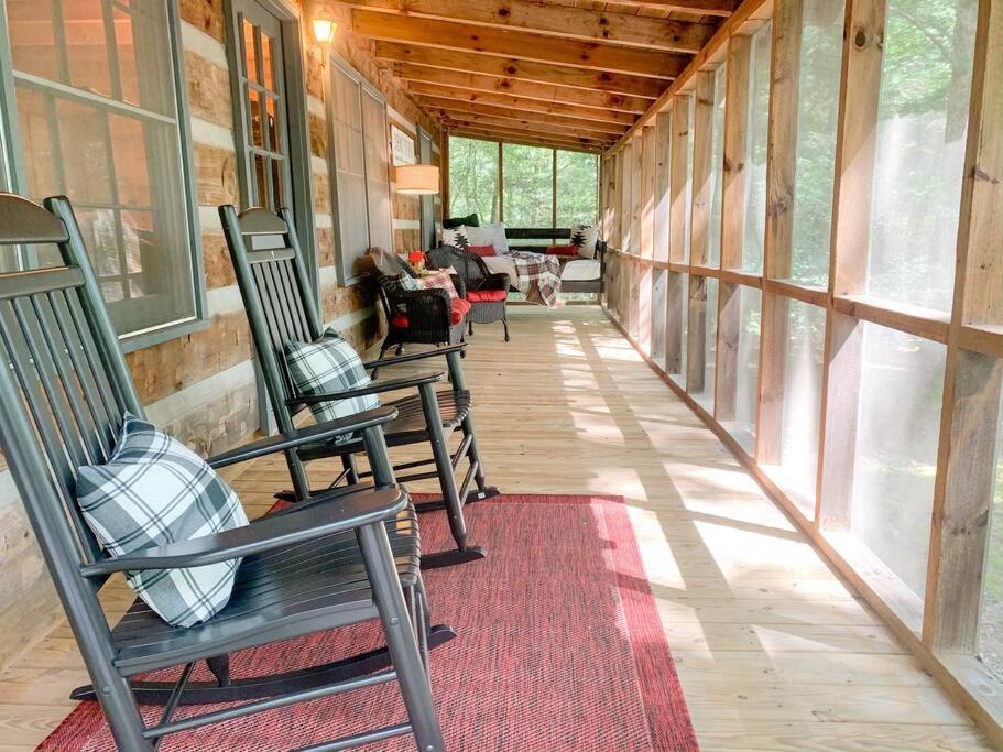 Hot Tub, Porch Swing Bed, Fire Pit, Aska Adventure Blue Ridge