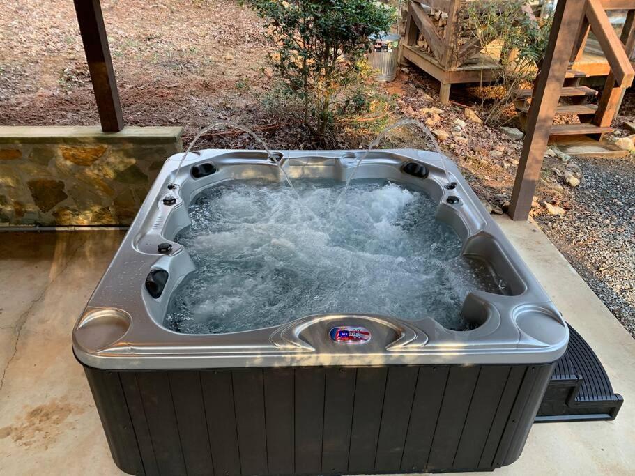Holiday home Hot Tub, Porch Swing Bed, Fire Pit, Aska Adventure Blue Ridge